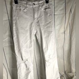 White distressed jeans